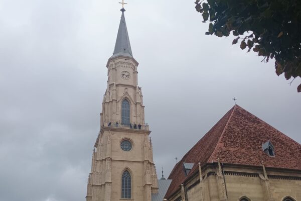 Clujenii pot urca gratuit în turnul bisericii Sfântul Mihail în luna octombrie