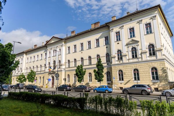 Ce se întâmplă cu ciclul gimnazial de la Liceul Gheorghe Șincai, din Cluj Napoca. S-a votat pentru desființare și mutarea elevilor la alte școli