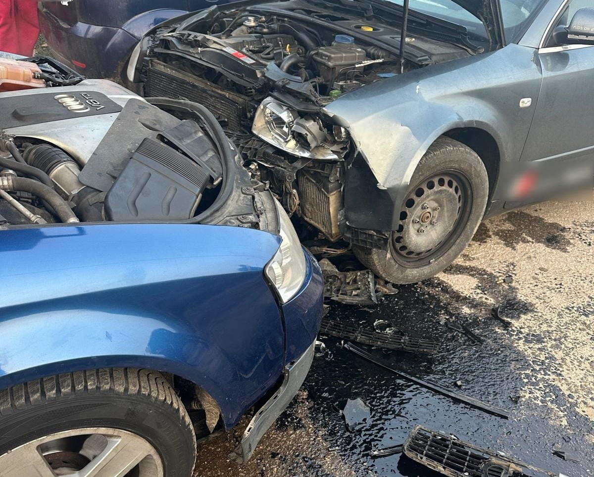 Accident între două mașini la Ceanu Mare