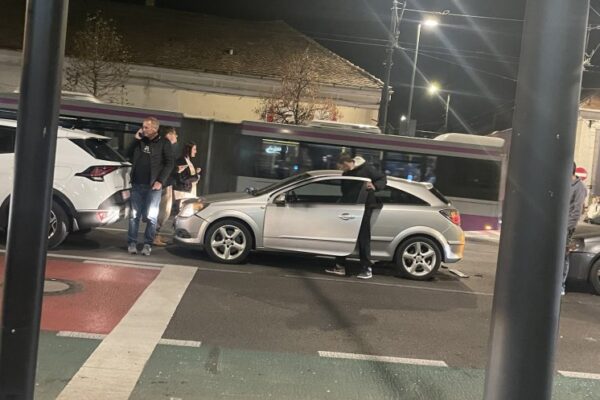 Al doilea accident în 24 de ore pe B-dul 21 Decembrie, în fața la Stanca! „Tringhiul Bermudelor” de Cluj?