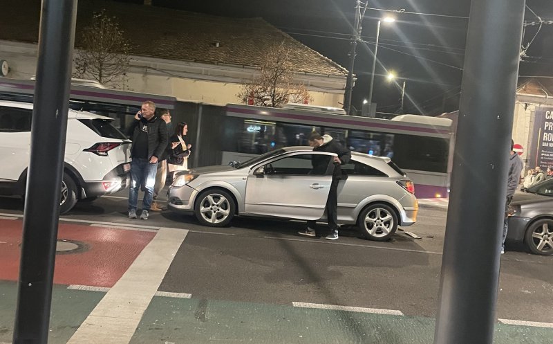Al doilea accident în 24 de ore pe B-dul 21 Decembrie