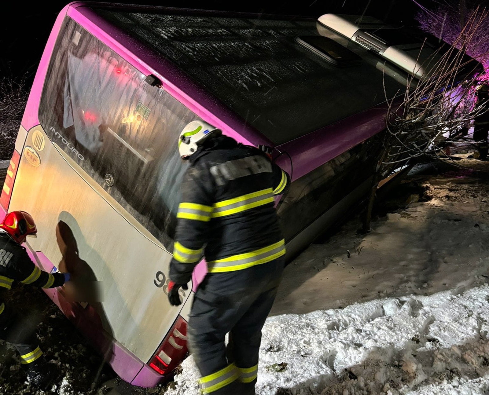 autobuzul a ajuns în șanț