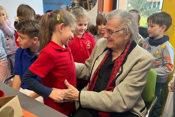 Maestrul Florin Piersic a adus bucurie pe fețele a sute de copii la o școală din Cluj