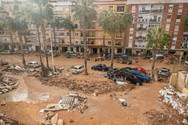 Să ne rugăm pentru Valencia. 11 copii și-au pierdut viața în inundații