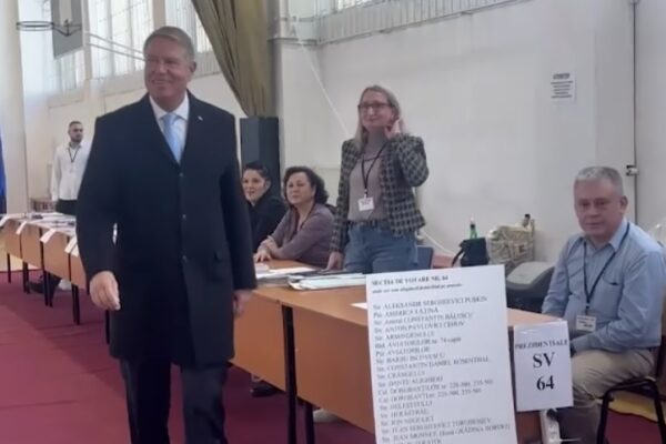 Arogant și sfidător până la capăt. Iohannis, zero declarații după vot