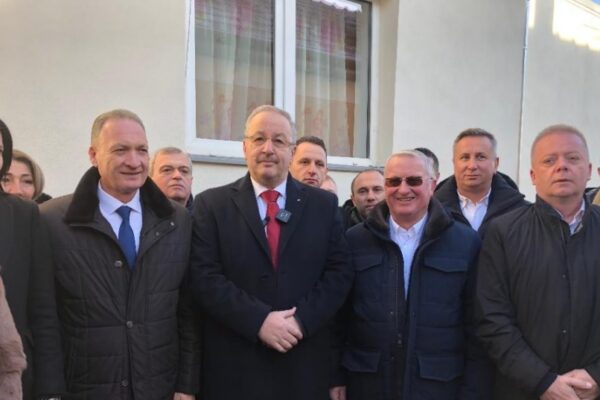 Vasile Dâncu, la urne: „Am votat pentru finalul a două decenii de președinte de dreapta care au nesocotit Constituția”