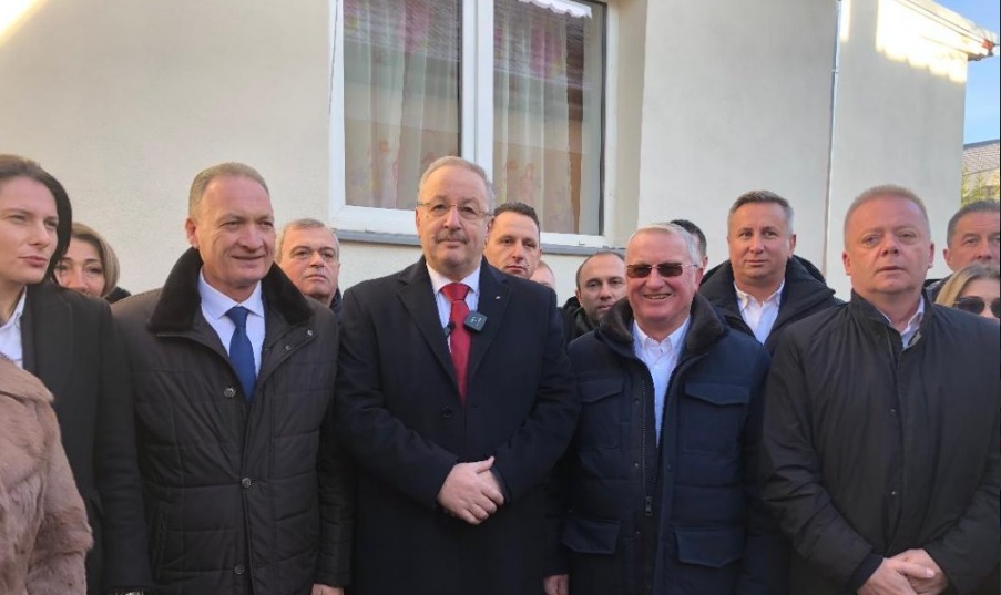 Vasile Dâncu, la urne: "Am votat pentru finalul a două decenii de președinte de dreapta care au nesocotit Constituția"