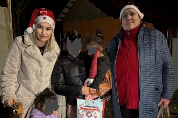Rocsana Contraș – Eroina Clujului. A împărțit sute de cadouri copilașilor nevoiași din județ