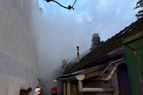 Femeie carbonizată în propria casă în urma unui incendiu în Cluj-Napoca