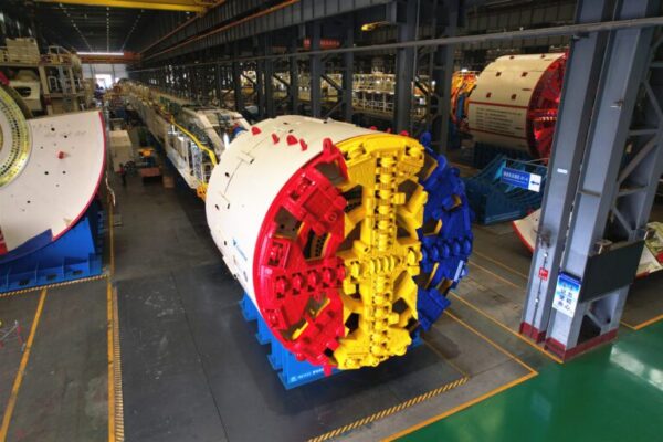 „Cârtițele” metroului au pornit spre Cluj cu două transporturi agabaritice. Când vor ajunge și cât va dura până vor fi instalate pe șantier?