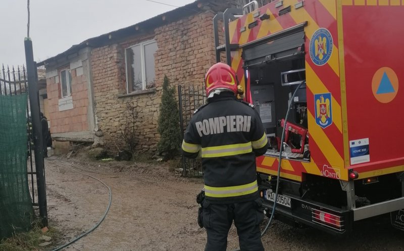 A ars o casă în Vâlcele în prag de iarnă