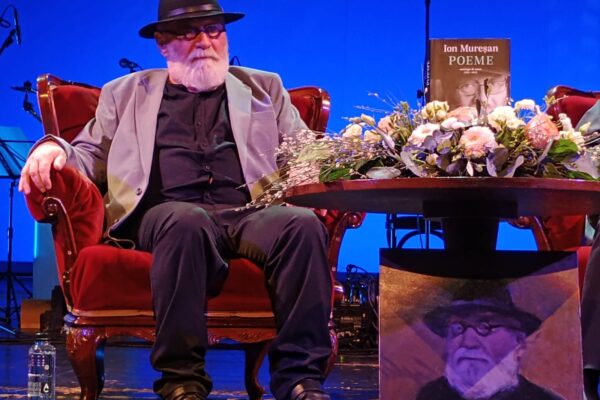 Ion Mureșan – Patriarhul poeziei românești! A împlinit 70 ani și a fost sărbătorit pe scena Teatrului Național Cluj