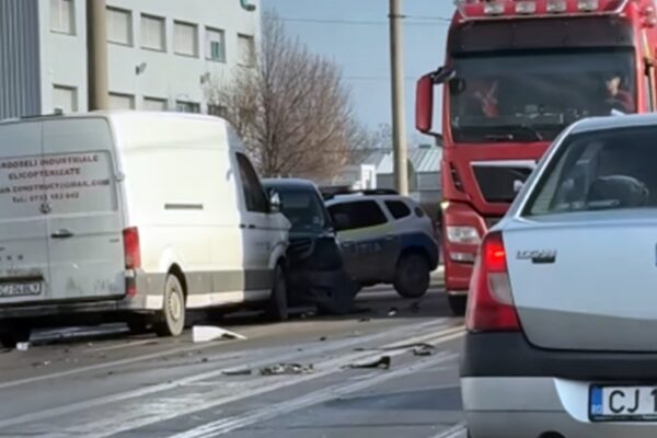 Accident grav pe Bulevardul Muncii, Cluj Napoca. Se circulă cu mare greutate pe centura ocolitoare