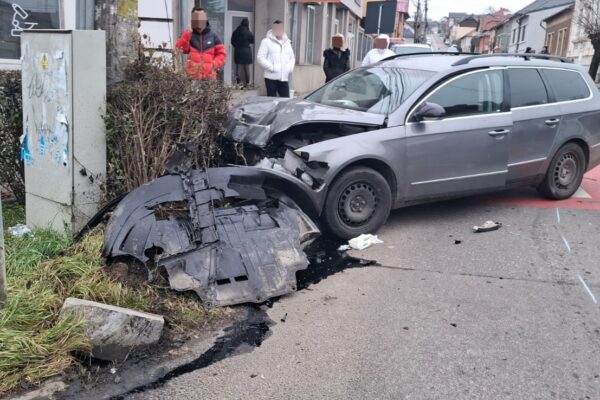 Accident grav în județul Cluj. Două persoane sunt rănite