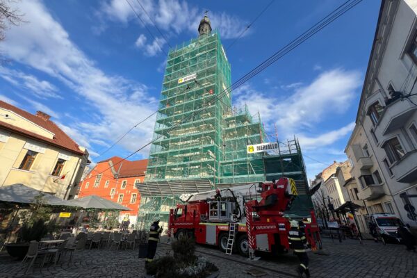 Muncitor căzut de la înălțime de pe o biserică din Piața Muzeului