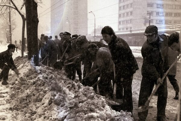 Cât de bine se trăia pe vremea lui Ceaușescu! Cum mai pot exista români să creadă asemenea inepții
