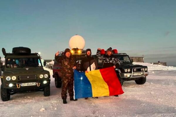 Misiune îndeplinită pentru cei cinci temerari clujeni care au străbătut 12 țări cu 3 ARO-uri vechi de peste 20 ani