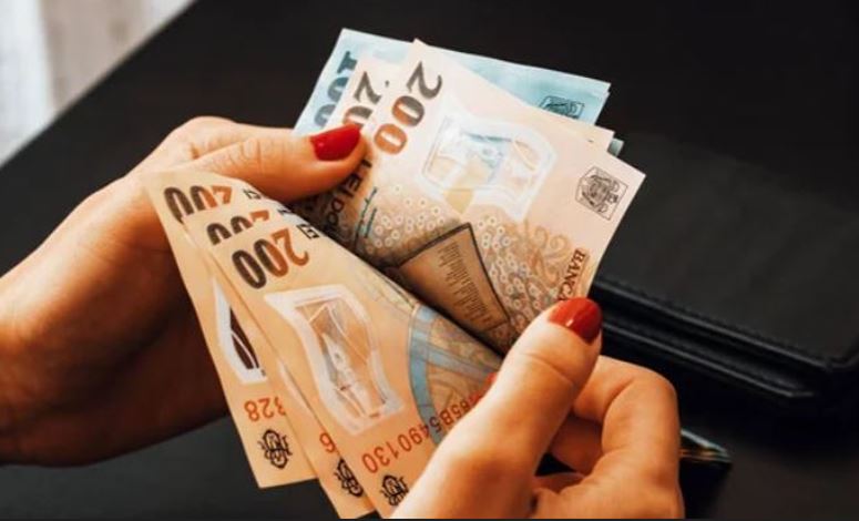 Salariul mediu brut a ajuns la 2000 euro la Cluj