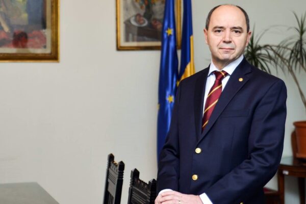 Un mare academician istoric îl trimite direct la colțul istoriei pe Daniel David. ”Propuneți atunci și scoaterea limbii române de la liceu”