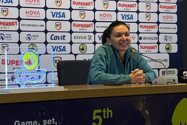 Halep s-a retras din tenis. A făcut anunțul chiar pe terenul din Cluj