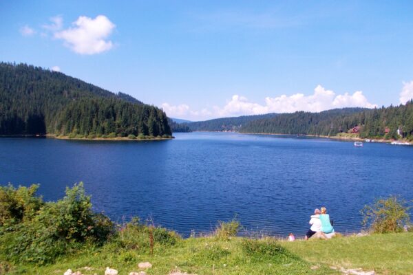 Lacul Belis-Fântânele devine aquapark și o atracție pentru iubitorii de sport