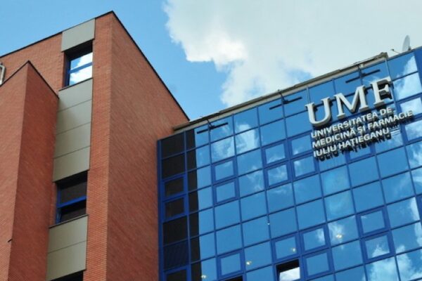 Studenții UMF Cluj beneficiază, în premieră, de stagii de practică medicală plătite pe vară