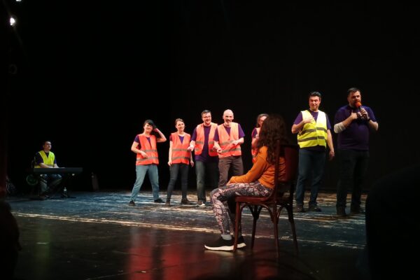 Moment emoționant la Teatrul Național Cluj, de Ziua Internațională a Teatrului. Clujenii nu se prea înghesuie la teatru nici când e intrare liberă
