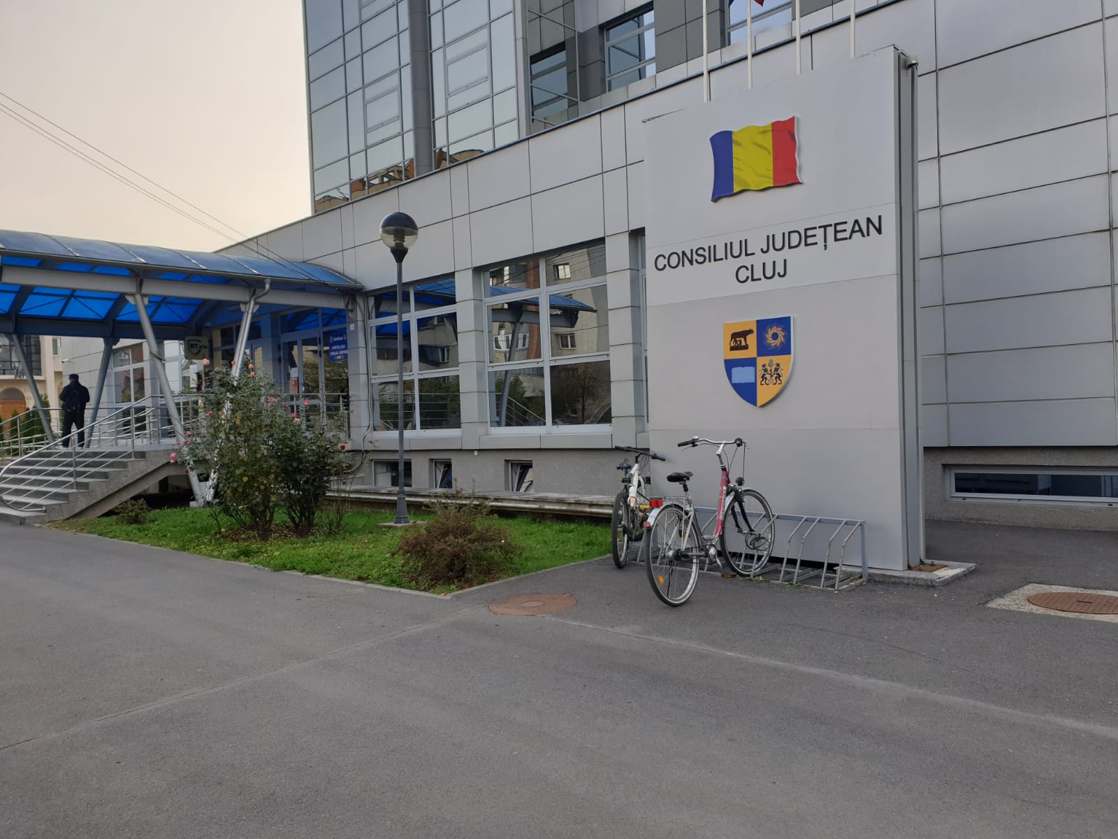 Adio cozilor la ghișee la Consiliul Județean