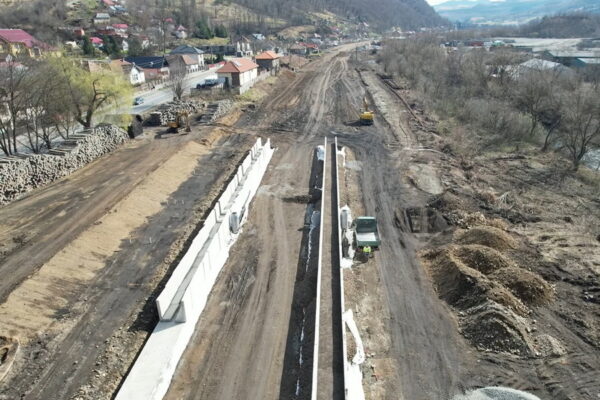 Lucrările la Magistrala Cluj – Oradea avansează greu. Vor fi gata până în 2026?