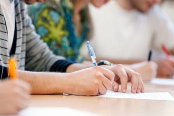 Câți elevi clujeni s-au înscris la programul de pregătire gratuită pentru Bacalaureat?