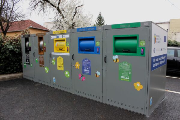 Clujenii nu par impresionați de noile „insule ecologice digitalizate” lansate de Primăria Cluj-Napoca