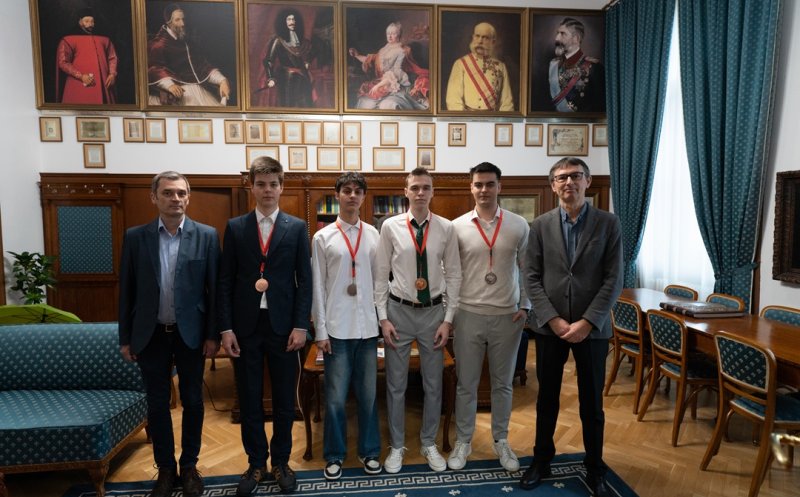 Jos pălăria studenților clujeni medaliați la Balcaniada de Matematică