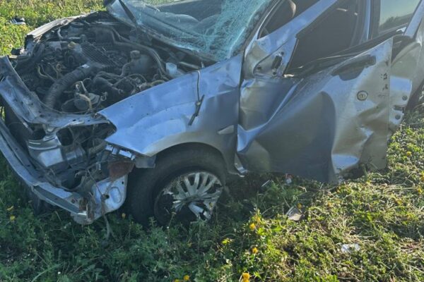 Un tânăr de 20 ani a ajuns cu mașina în șanț la Copaceni