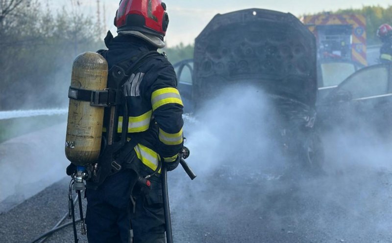 O mașină a luat foc pe Centura Vâlcele-Apahida