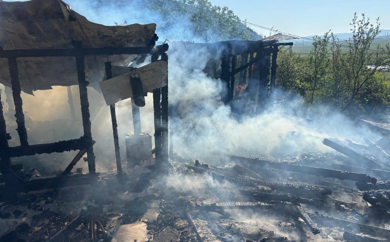 Cabană mistuită în întregime în Turda