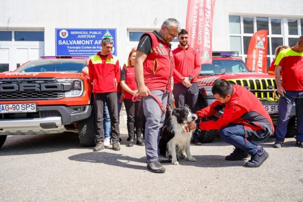 Primul câine salvator montan din România a ieșit la pensie, după 12 ani de misiuni operative!