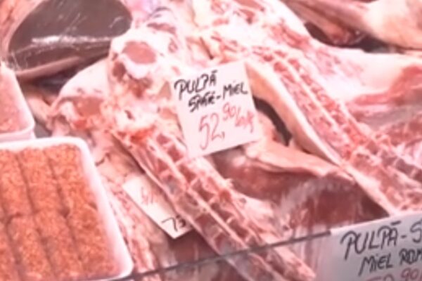 Masa de Paște este mai scumpă cu 30% în 2025! La cât se găsește carnea de miel?