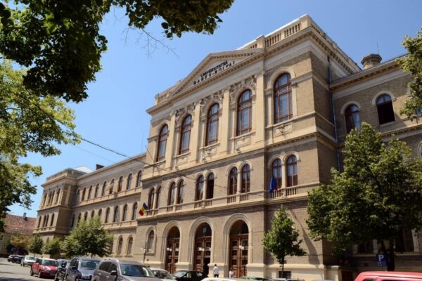 UBB Cluj deschide facultate de medicină. Concurență pentru UMF Cluj?