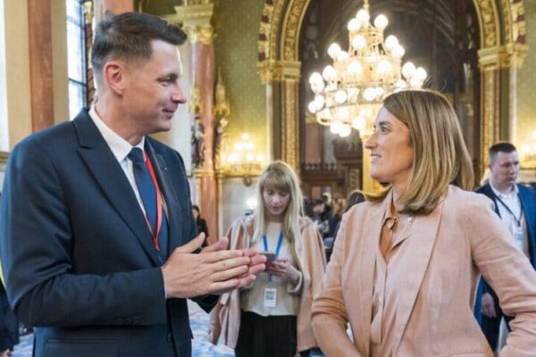 Întâlnire între Mircea Abrudean și președinta Parlamentului European: „Am reiterat că suntem parte din marea familie europeană”