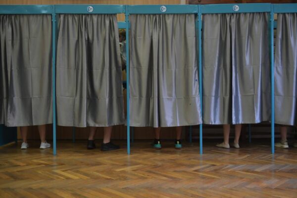 Poliția anchetează continuarea propagandei electorale la Cluj