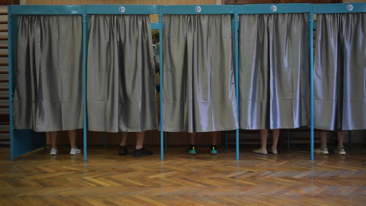 Poliția anchetează continuarea propagandei electorale