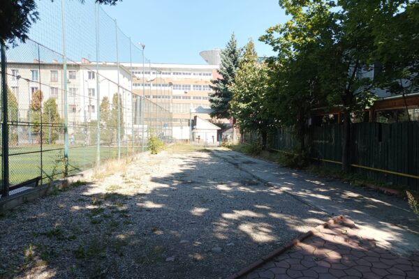 Apel pentru salvarea Bazei Sportive Farmec. Semnează și tu petiția!
