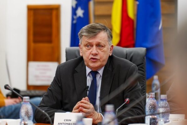Crin Antonescu la votare: „Am votat pentru o Românie unită, pentru o Românie puternică, pentru o Românie demnă”