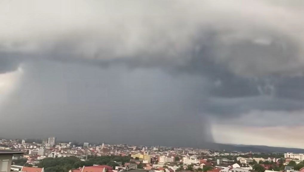 Avertizare de furtuni la Cluj!