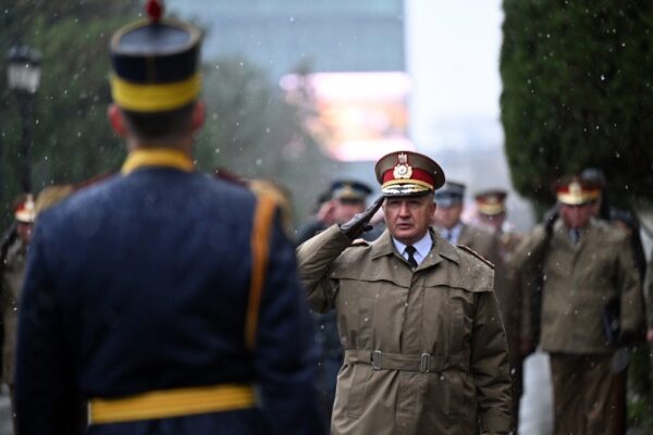 Armata română e ”praf și pulbere”. O recunoaște chiar șeful instituției, un general cu patru stele