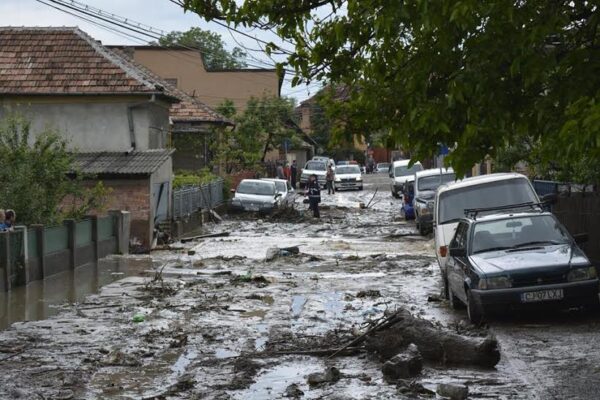 COD GALBEN de inundații în România, între care și Clujul