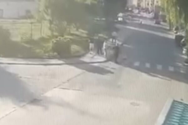 Momentul împușcării vedetei de la Insula Iubirii, surprins de o cameră de luat vederi. Criminalul a tras cu sânge rece, de la 20 de centimetri. VIDEO