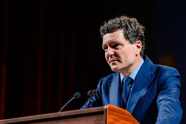 Președintele ales Nicușor Dan depune astăzi jurământul în plenul comun al Parlamentului