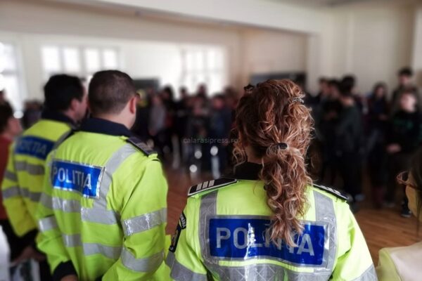 Nuntă țigănească ”spartă” de polițiștii clujeni, la Florești. Și-au pus cortul în stradă