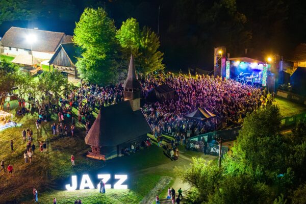 Jazz-ul cucerește dealul Hoia! Programul Jazz in the Park 2025